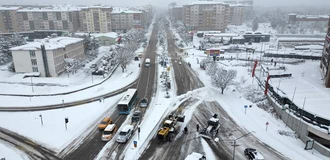 Büyükşehir'in Kar Timleri Sahada