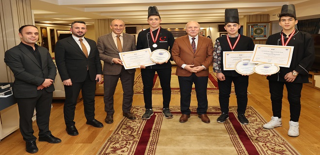 BÜYÜKŞEHİR’İN GENÇ ŞEFLERİ TÜRKİYE ŞAMPİYONU OLDU