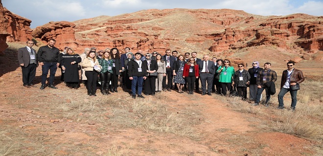 Kırmızı Periler Diyarı Narman Sürdürülebilir Turizm Çalıştayı Gerçekleşti