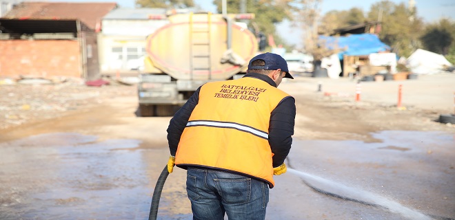 Battalgazi Belediyesi’nden Enkaz Sonrası Temizlik Çalışması