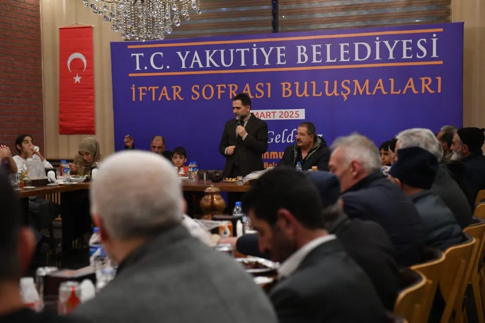 Başkan UÇAR, AYAKKABI BOYACILARI VE TAMİRCİLERİ İLE İFTAR SOFRASINDA BULUŞTU.