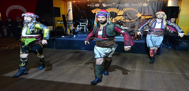 100. yıla yakışan balo