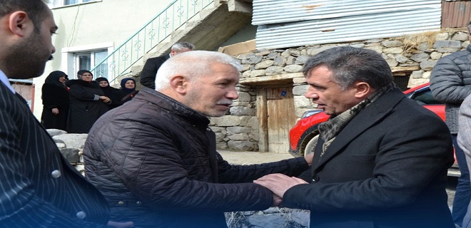 Fuat Demir Dolu Dizgin Geliyor