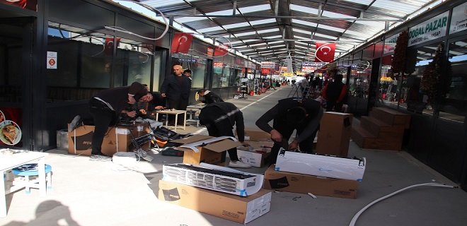 Kültür ve Turizm Bakanı Ersoy, kendi imkanları ile 150 depremzede esnafa klima gönderdi