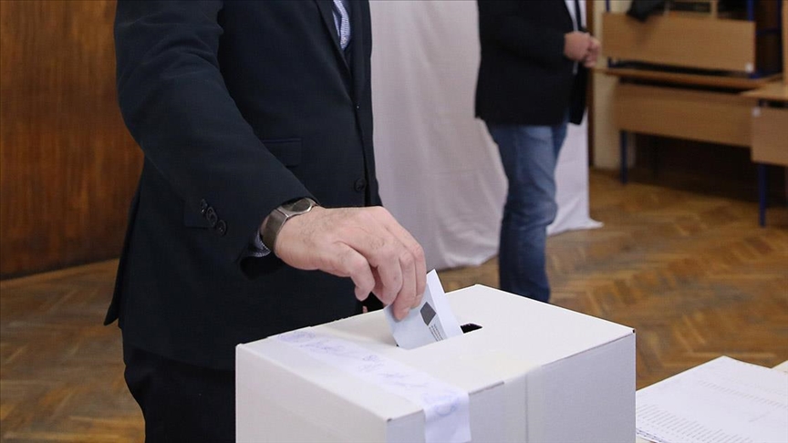 Bulgaristan'da halk erken genel seçim için sandık başında