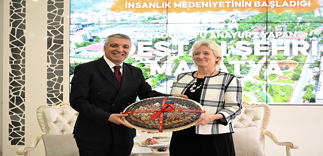 “BU ZOR GÜNLERİNİZDE BURADA OLMAK İSTEDİK”
