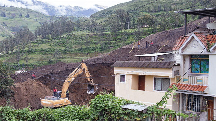 Ekvador'da toprak kayması sonucu ölenlerin sayısı 28'e çıktı