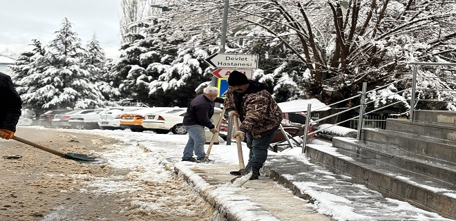 Kar temizleme çalışması