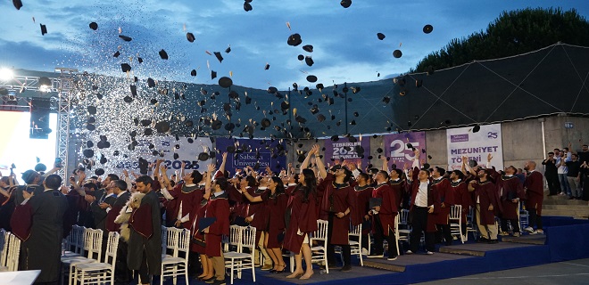 23. dönem lisans ve 26. dönem lisansüstü mezuniyet töreni gerçekleşti