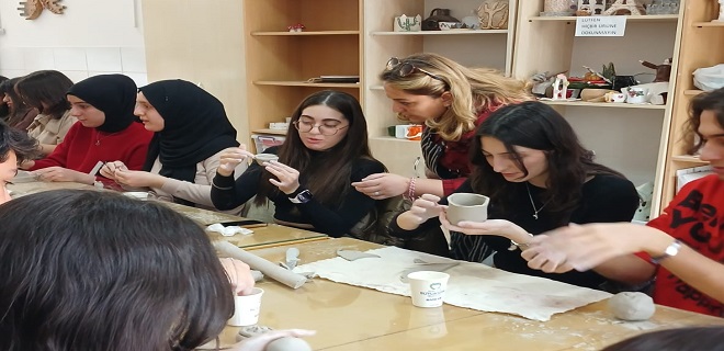 Tıp Öğrencileri Seramikle Buluştu