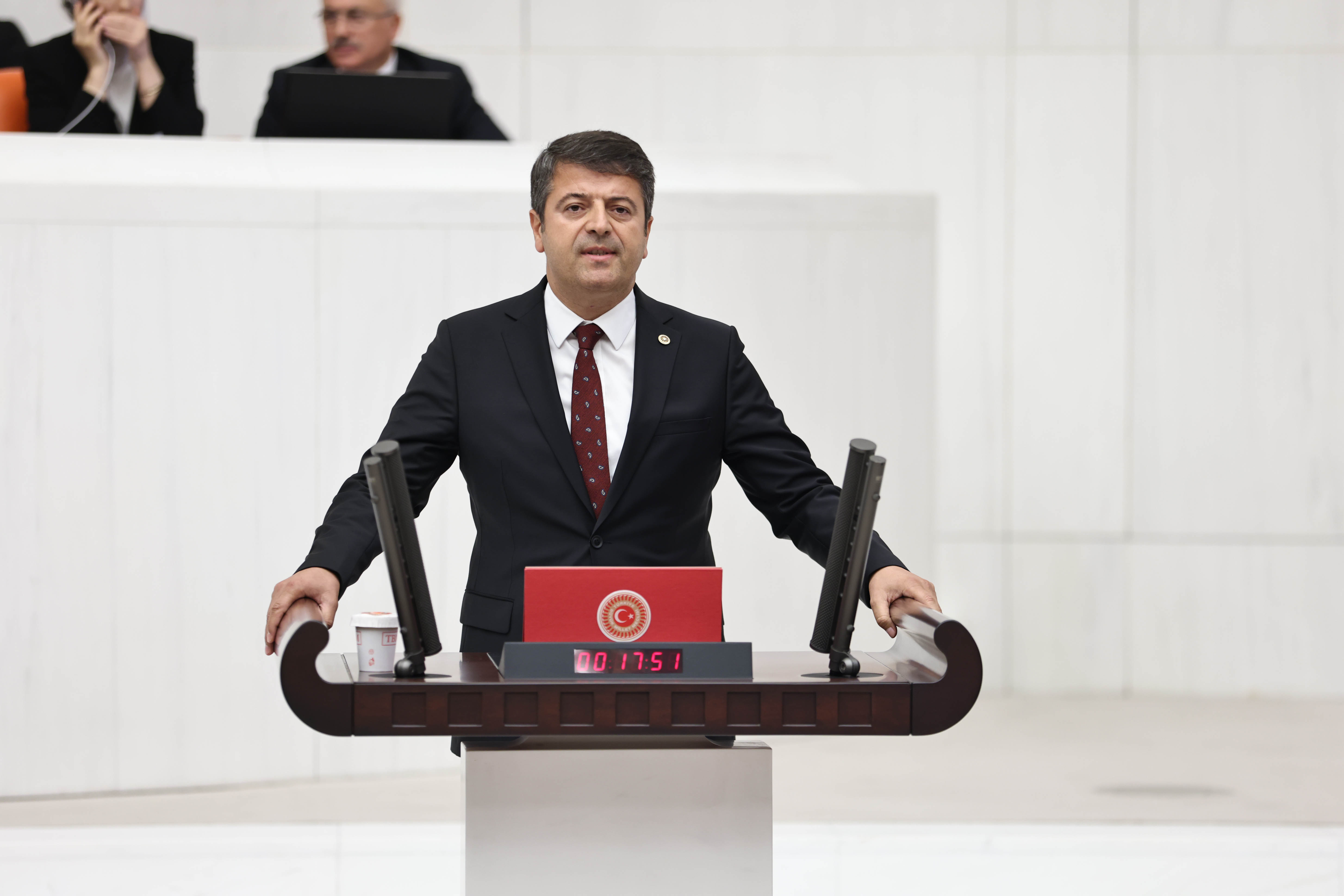 KYK YURTLARINDAKİ DEPREMZEDELERE YEMEK, SU VE İCRA TEHDİDİ