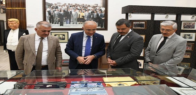 Prof. Dr. Fuat Sezgin ve Müslümanların Bilime Katkıları Konulu Konferans Düzenlendi