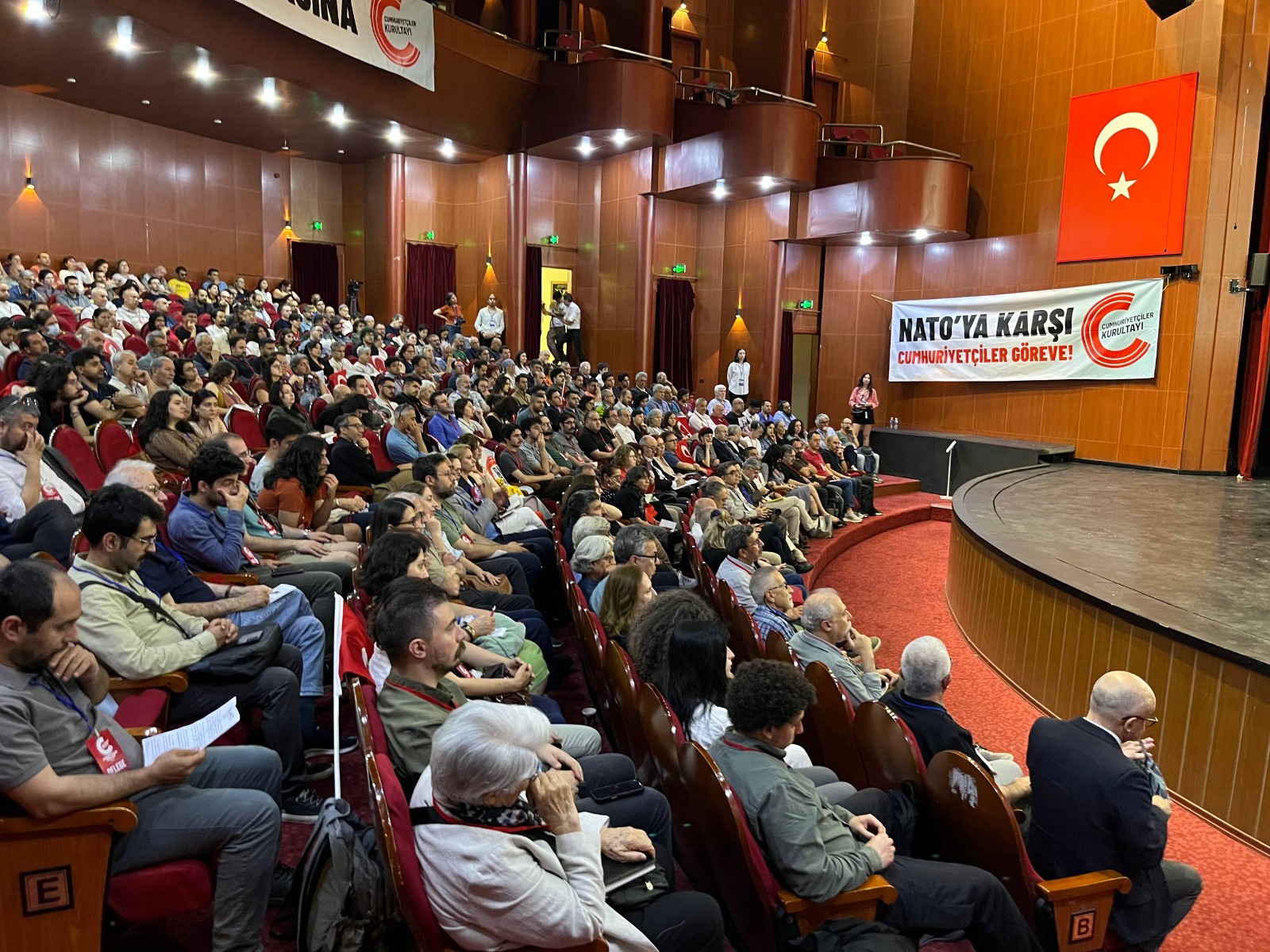 Cumhuriyetçiler kurultayı Ankara’da tamamlandı ve halk hareketi çağrısı yapıldı
