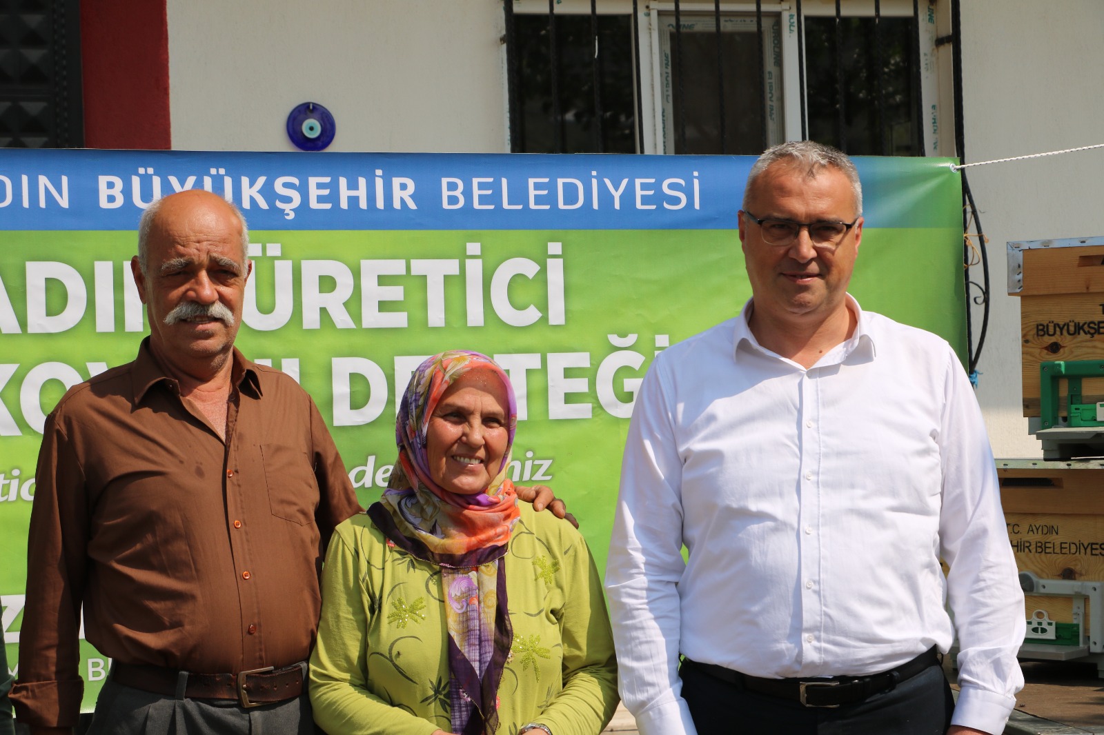 “Kadın Üreticiye Arı Kovanı Desteği Projesi”