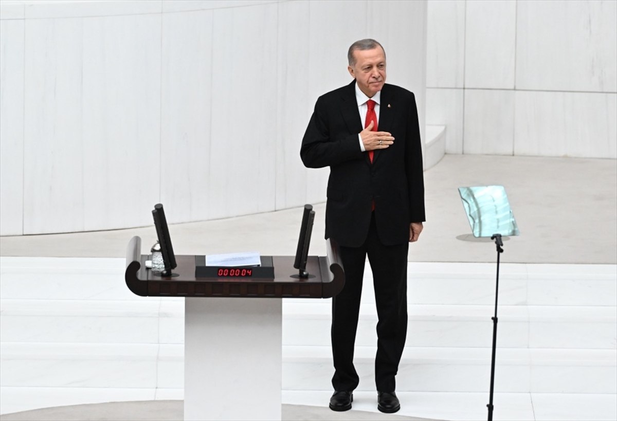 Cumhurbaşkanı Erdoğan, özel oturumda Meclis Genel Kuruluna hitap ediyor.