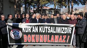 Bazı sivil toplum kuruluşları İsveç'te Kur'an-ı Kerim yakılmasını protesto etti